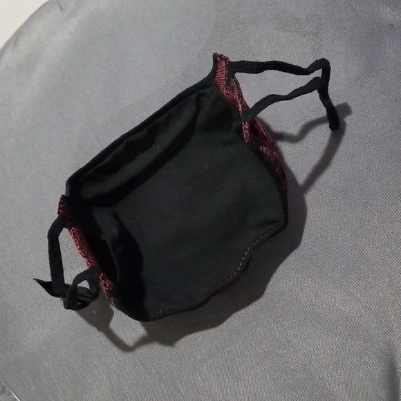 💕ST. JOHN💕 Animal Print Face Mask ~ Burgundy Tiger Stripe Print NWT - Picture 2 of 7